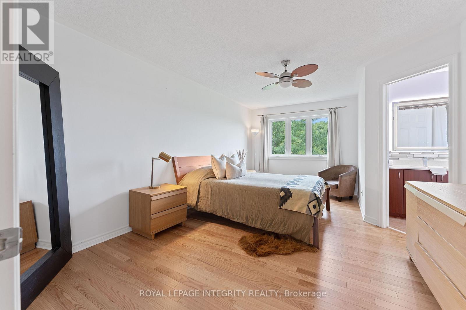 Photo 14 of 258 Catamount Court, Ottawa ON
