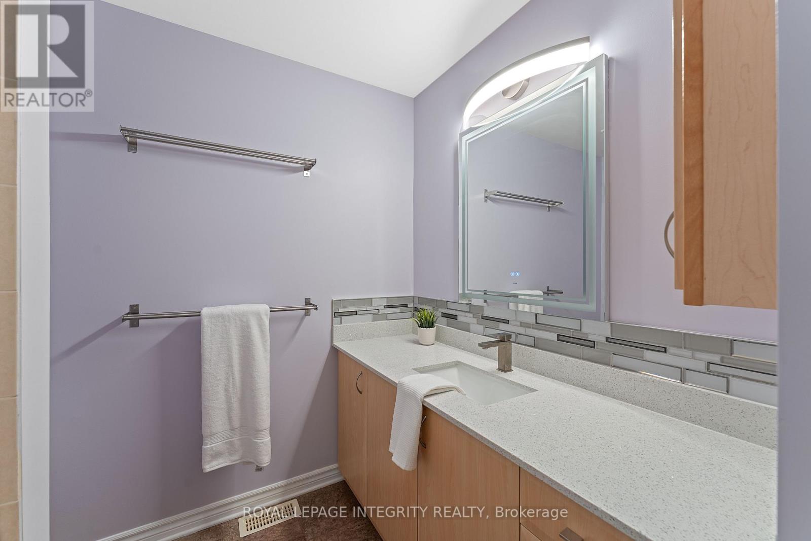 Photo 20 of 258 Catamount Court, Ottawa ON