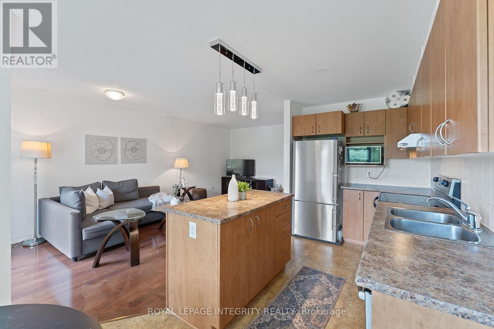 Photo 8 of 258 Catamount Court, Ottawa ON