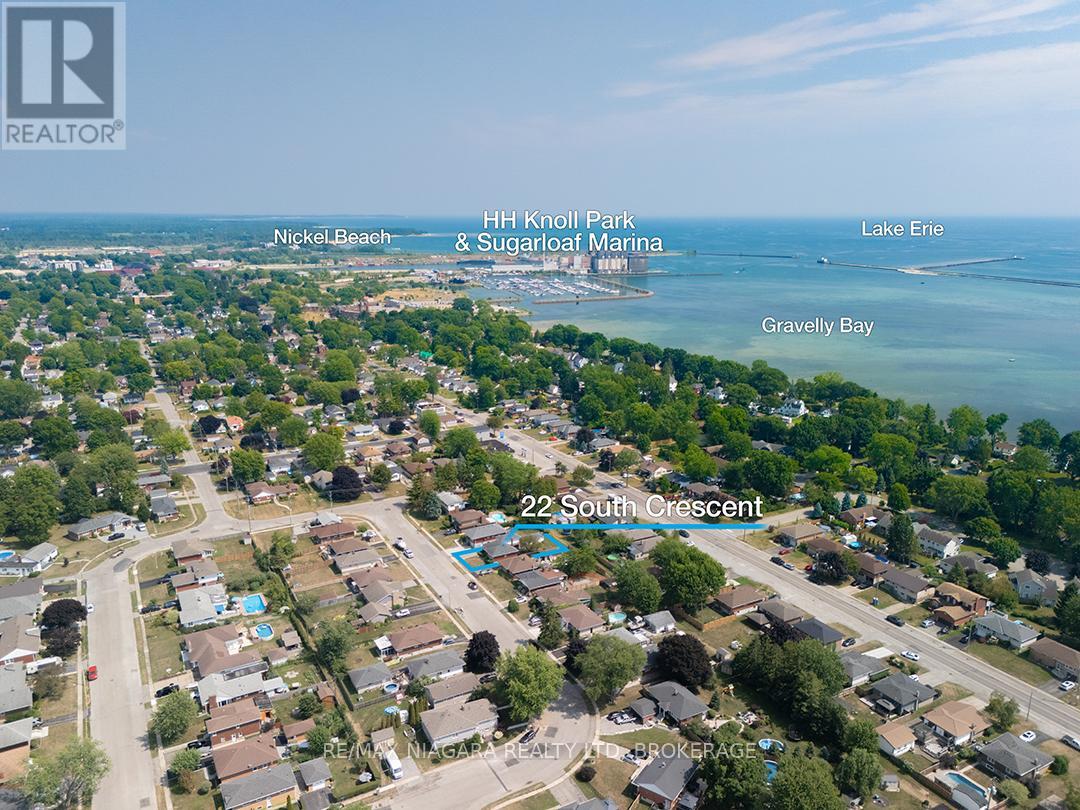 Photo 2 of 22 South Crescent, Port Colborne ON