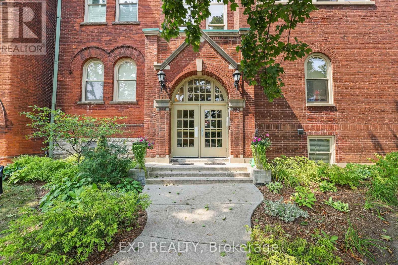 Photo 5 of 302 72 Pine Street N, Port Hope ON