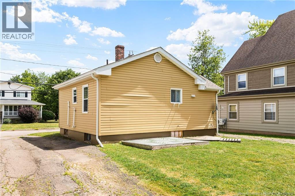 Photo 2 of 98 Mcsweeney Avenue, Moncton NB