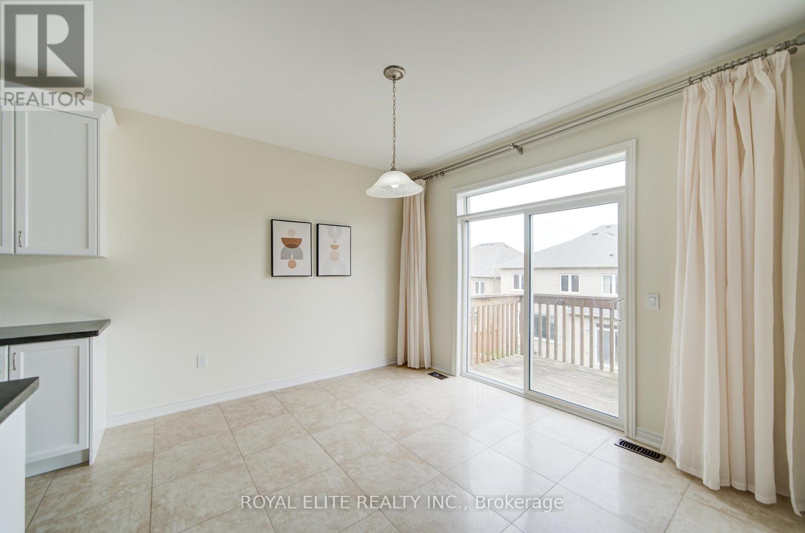 Photo 2 of 7 Goldeneye Drive, East Gwillimbury ON