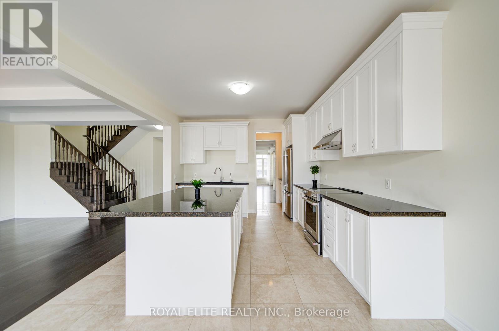 Photo 34 of 7 Goldeneye Drive, East Gwillimbury ON