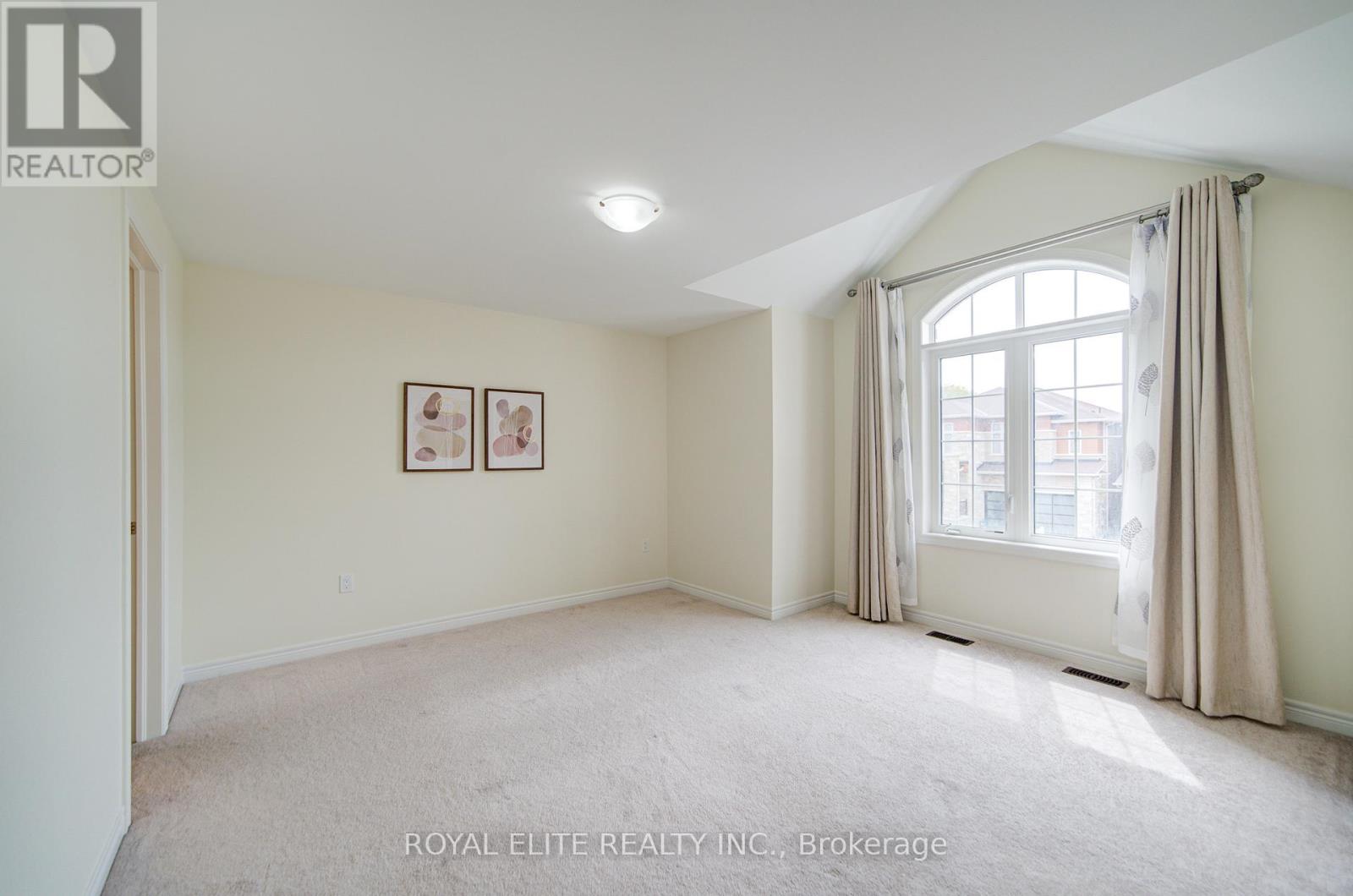 Photo 40 of 7 Goldeneye Drive, East Gwillimbury ON