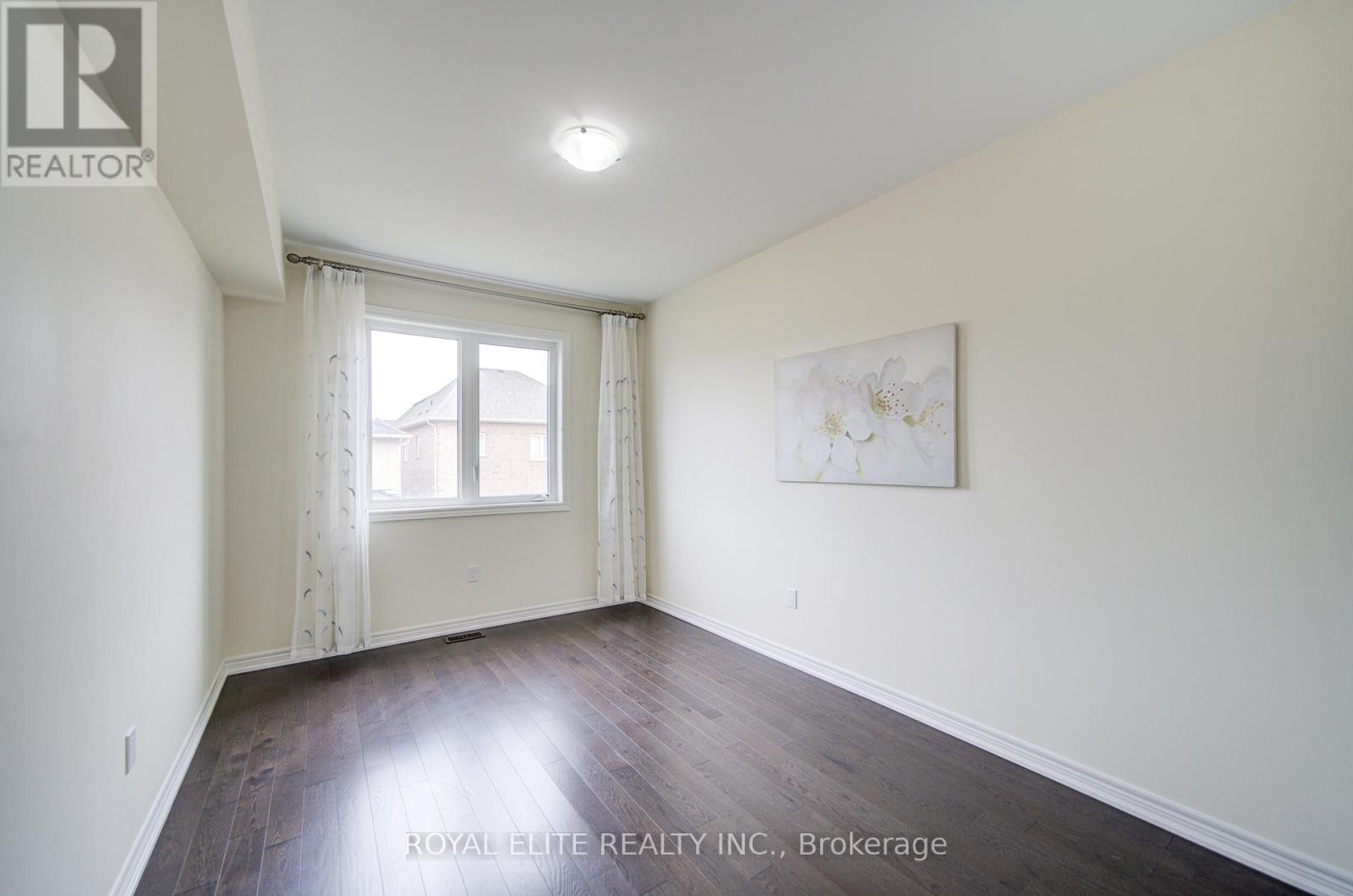 Photo 30 of 7 Goldeneye Drive, East Gwillimbury ON