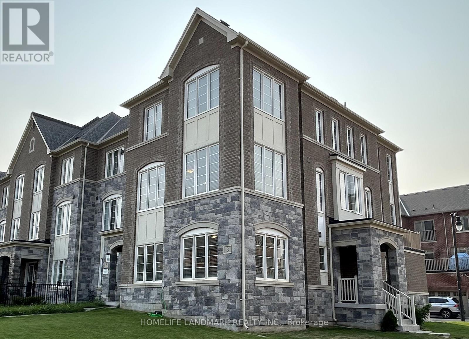 Photo 1 of 3 Temple Manor Road, Brampton ON
