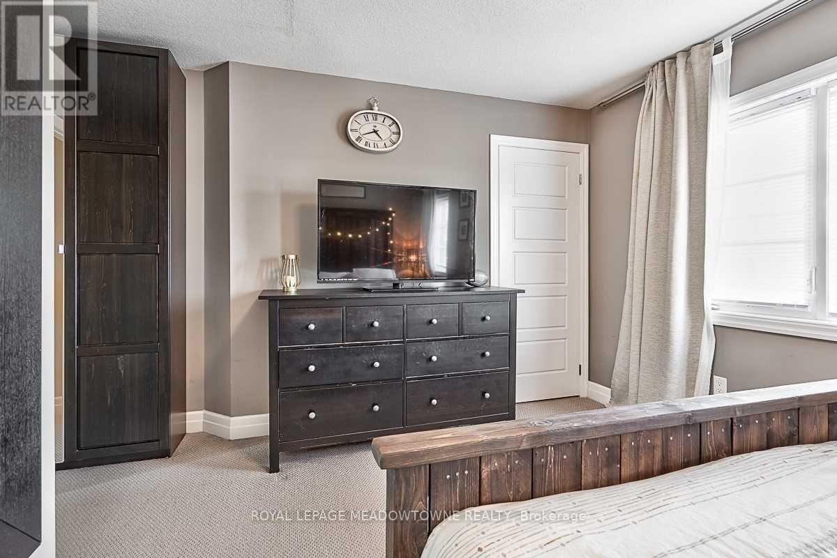 Photo 10 of 23 70 Plains Road W, Burlington ON