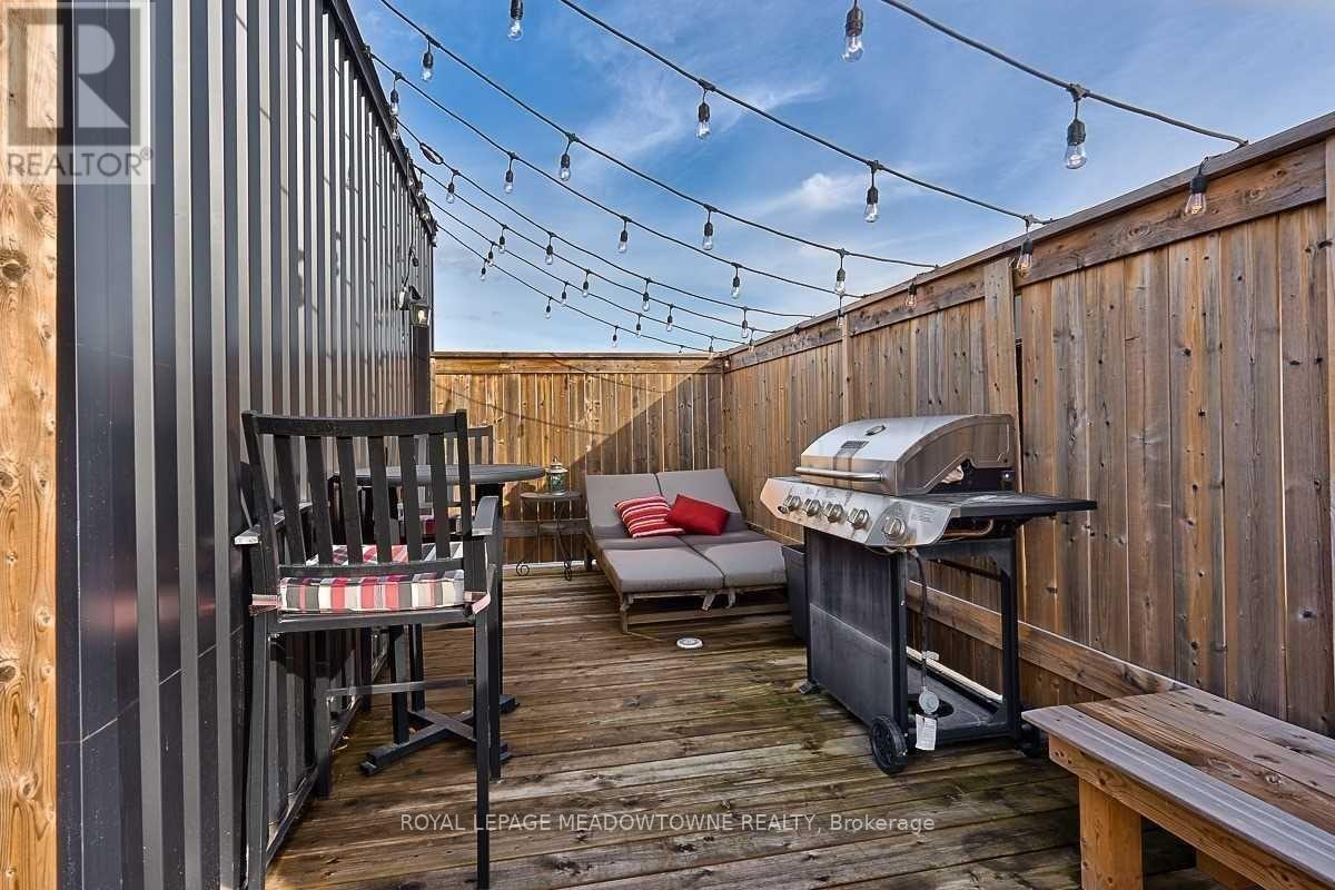 Photo 18 of 23 70 Plains Road W, Burlington ON