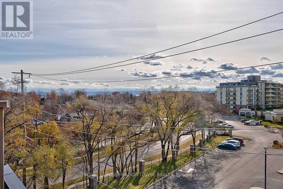 Photo 22 of 23 70 Plains Road W, Burlington ON