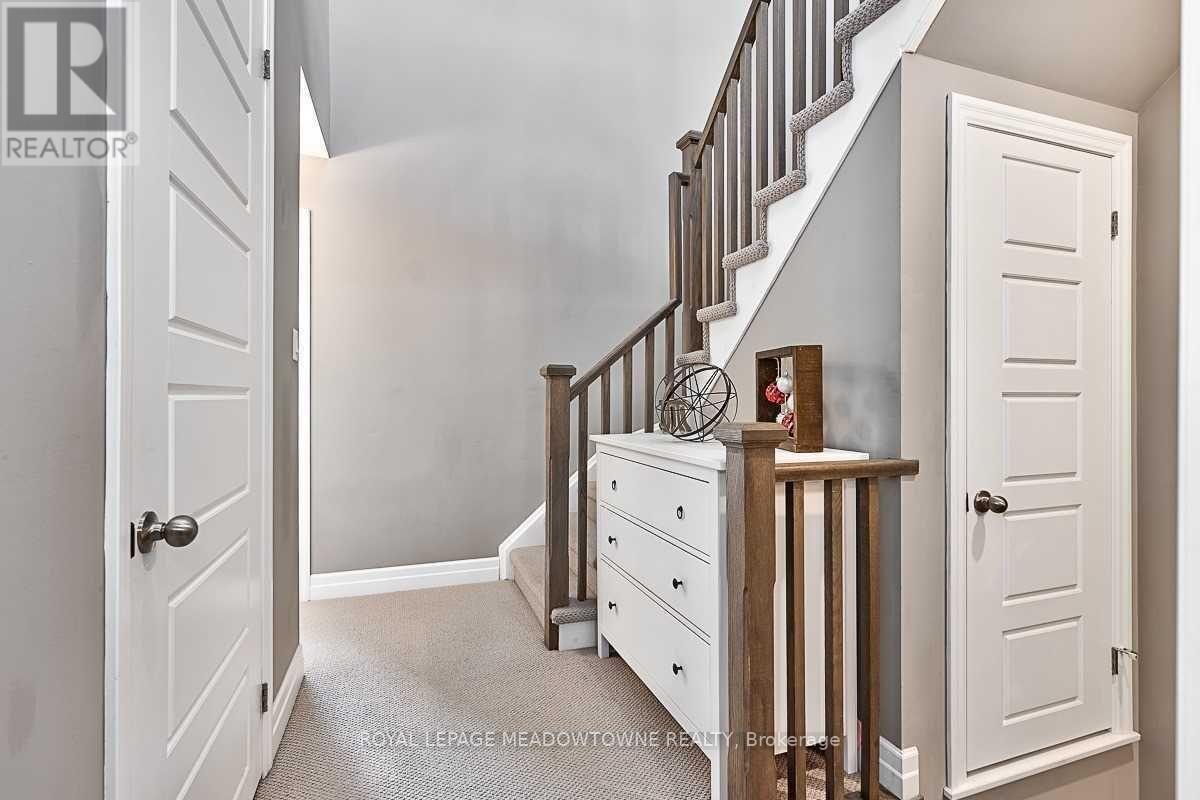 Photo 8 of 23 70 Plains Road W, Burlington ON