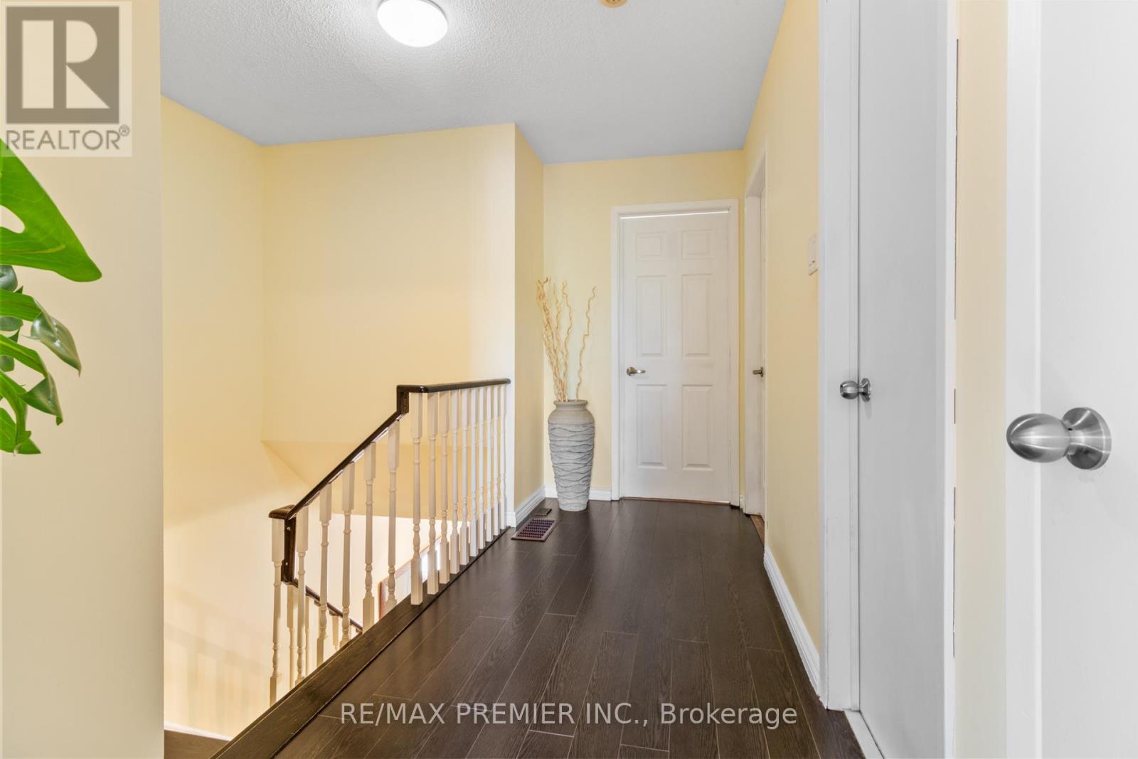 Photo 18 of 26 Ecclestone Drive, Brampton ON