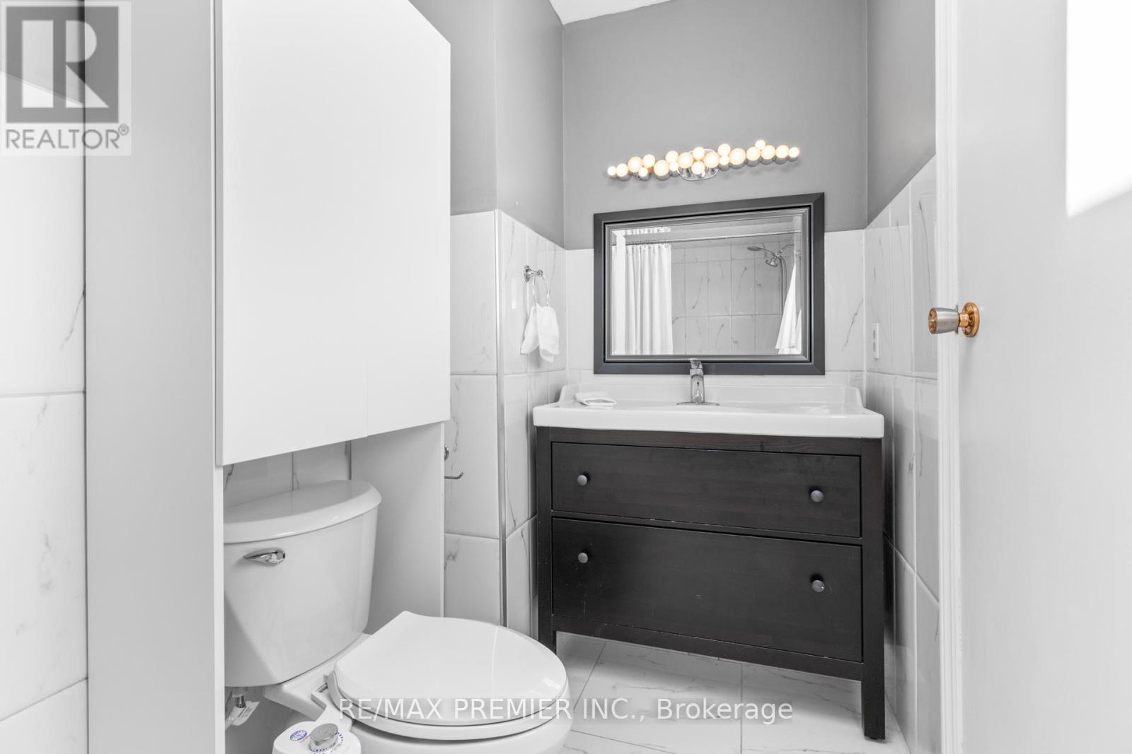 Photo 40 of 26 Ecclestone Drive, Brampton ON