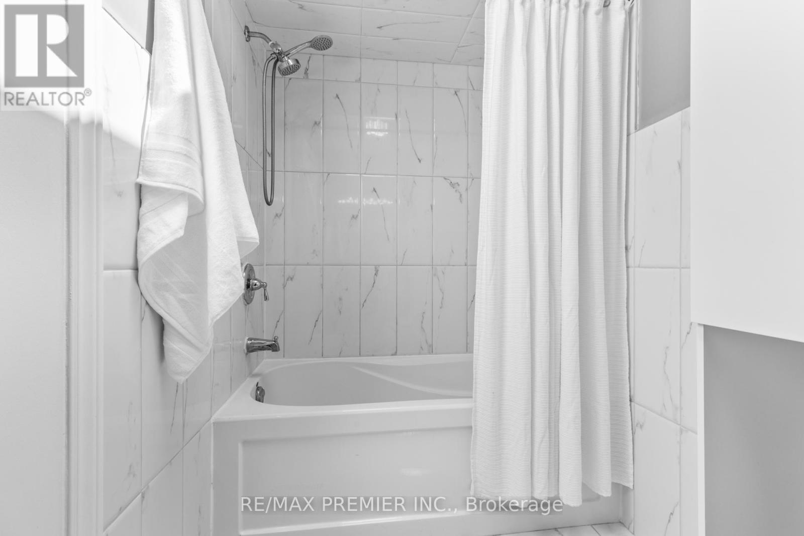 Photo 37 of 26 Ecclestone Drive, Brampton ON
