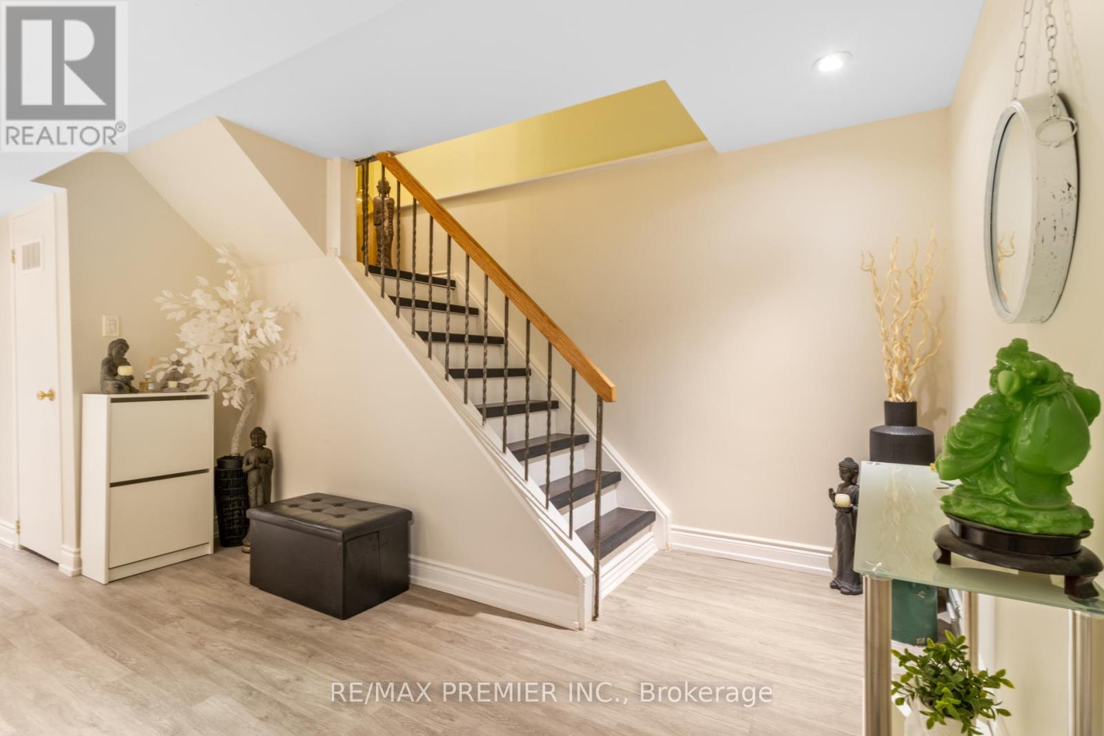 Photo 33 of 26 Ecclestone Drive, Brampton ON