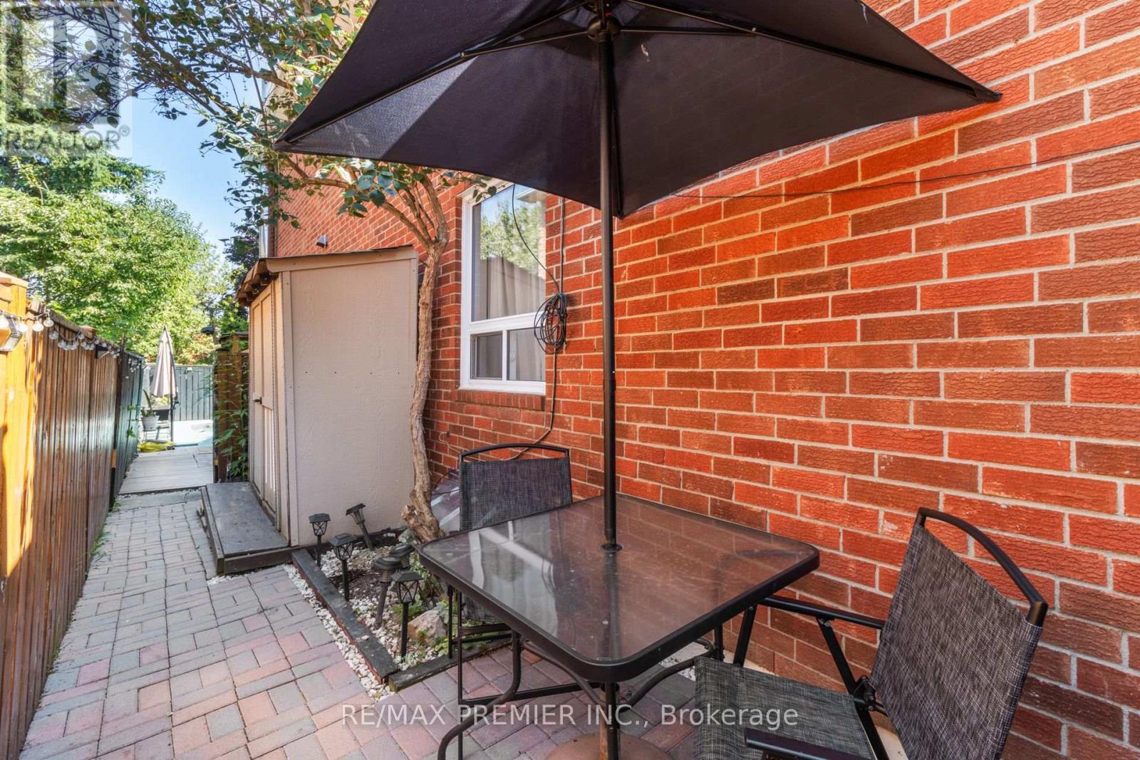 Photo 20 of 26 Ecclestone Drive, Brampton ON
