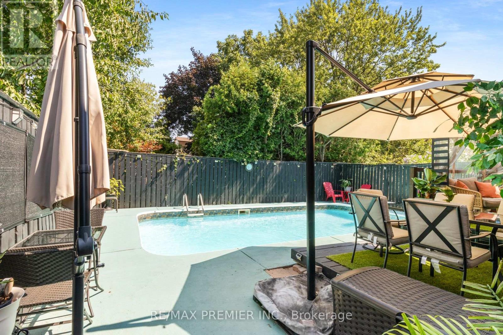 Photo 23 of 26 Ecclestone Drive, Brampton ON