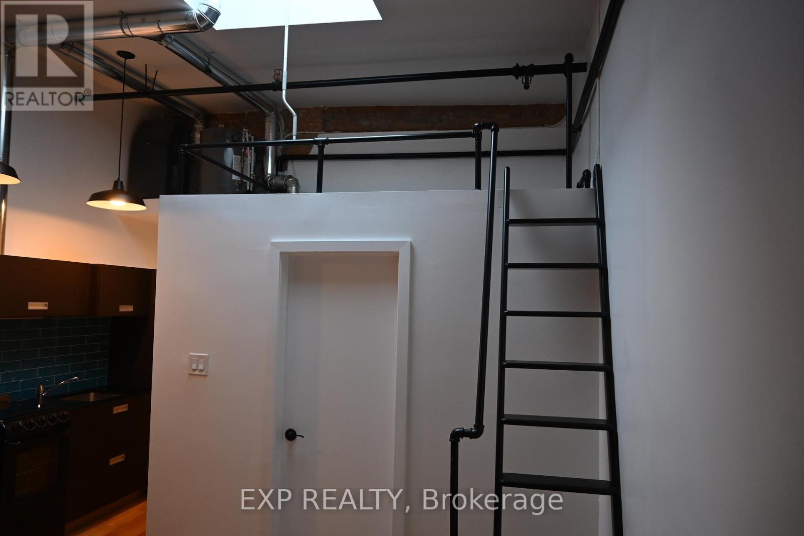 Photo 23 of 2480 Dundas Street W, Toronto ON