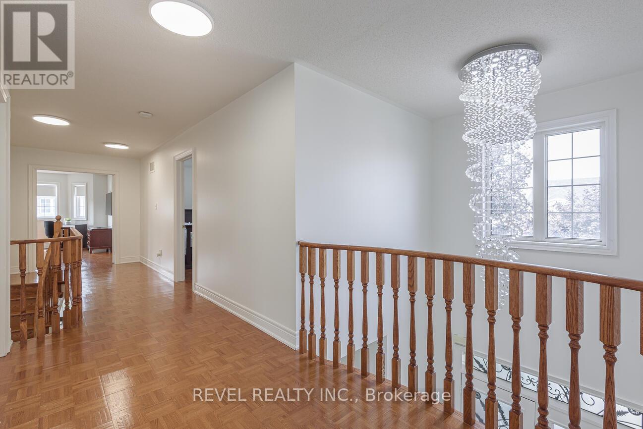 Photo 37 of 56 Redwillow Road, Brampton ON