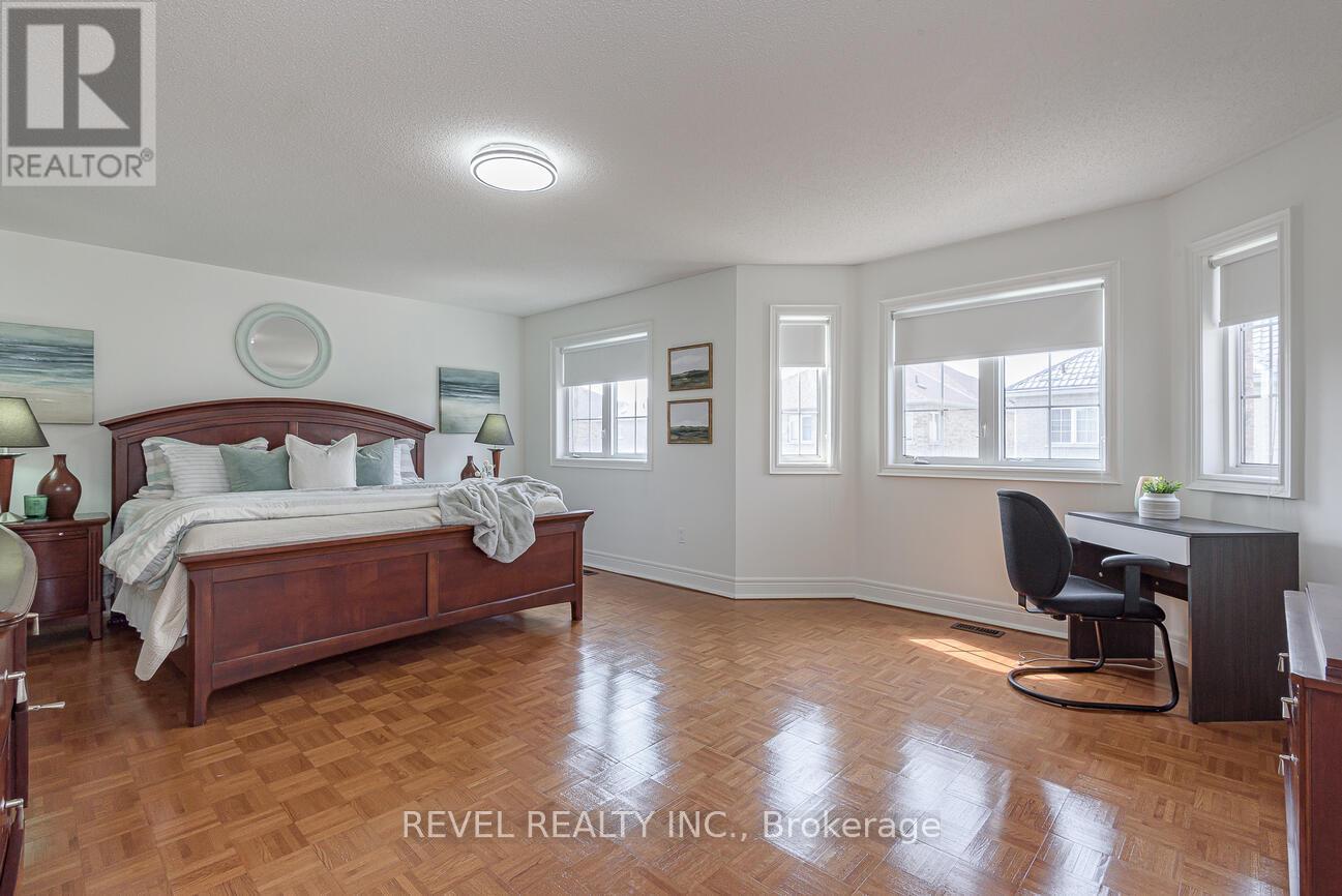 Photo 13 of 56 Redwillow Road, Brampton ON
