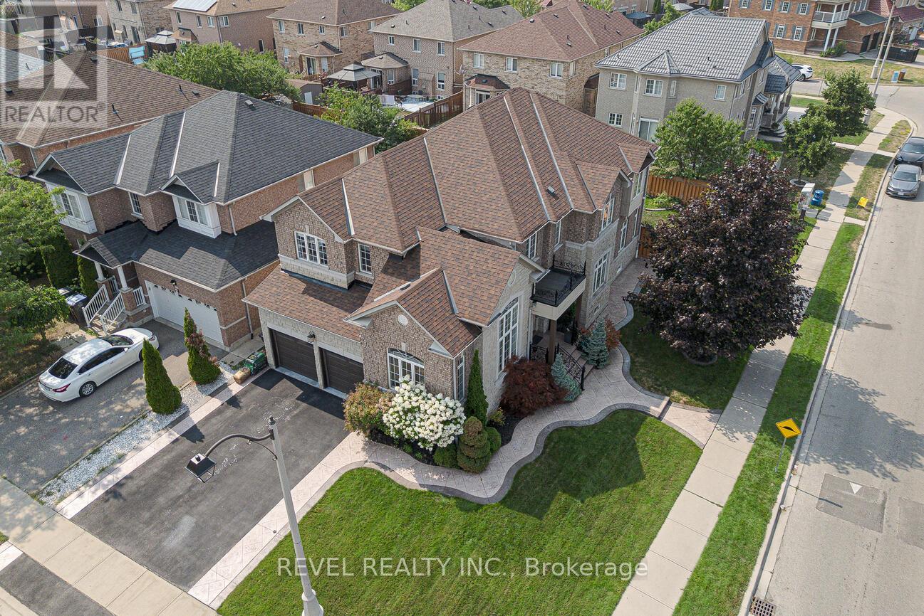 Photo 11 of 56 Redwillow Road, Brampton ON