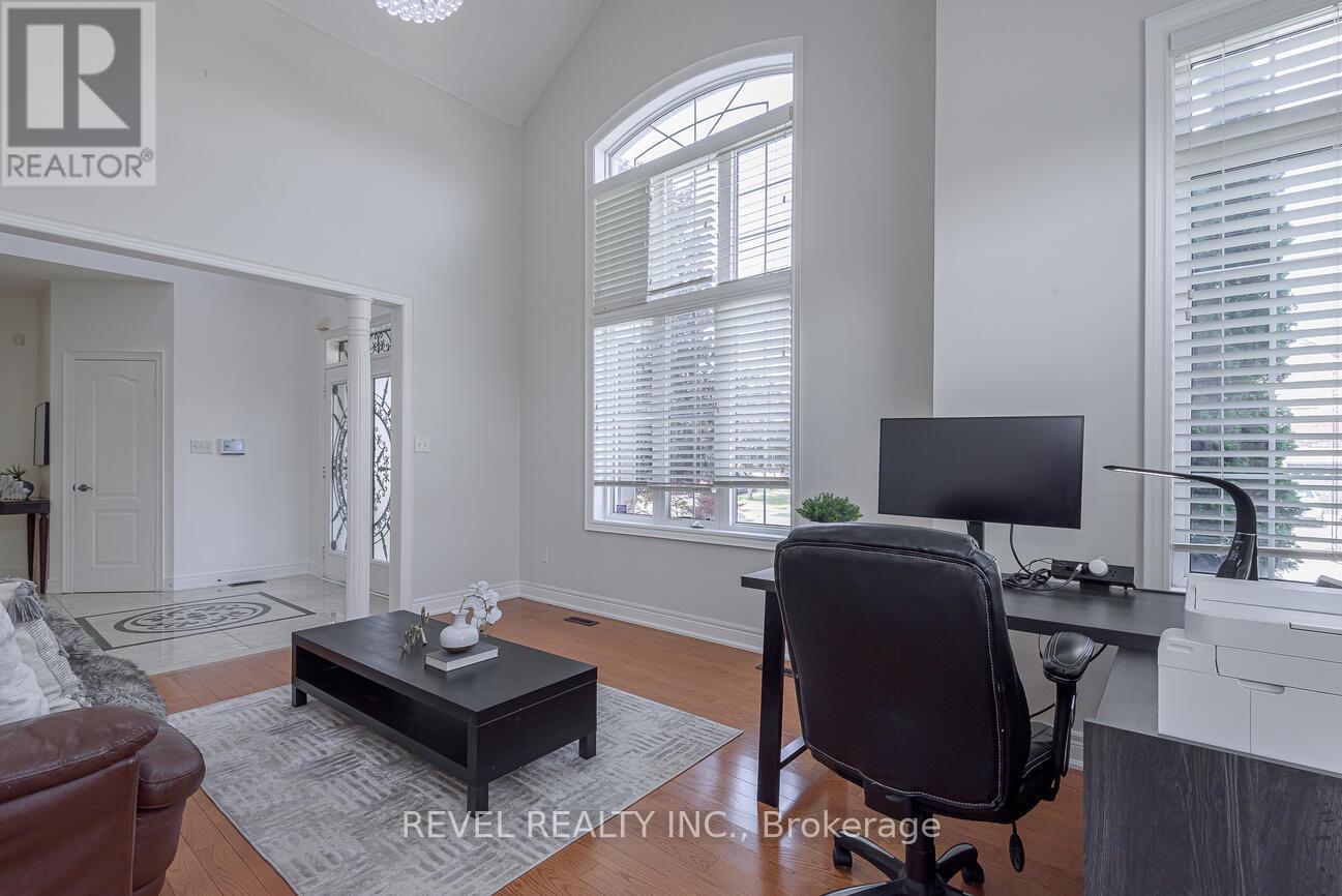 Photo 43 of 56 Redwillow Road, Brampton ON