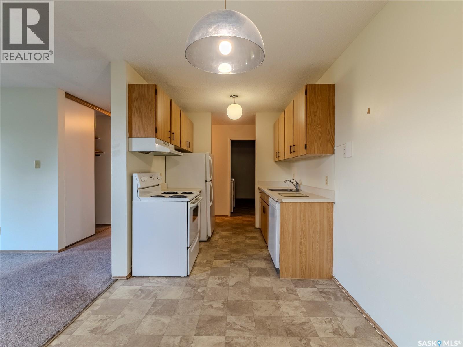 Photo 10 of 1637 425 115th Street E, Saskatoon SK