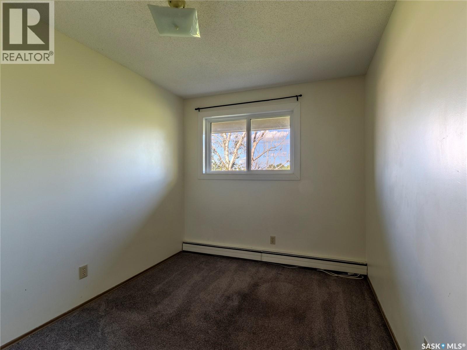 Photo 16 of 1637 425 115th Street E, Saskatoon SK