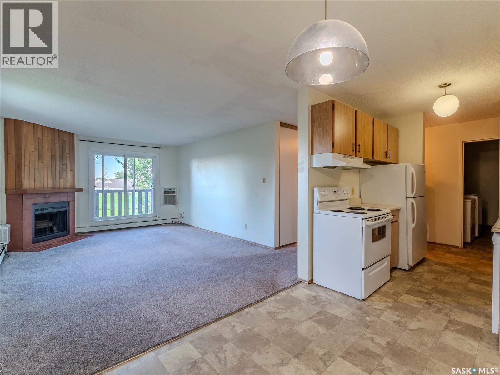 Photo 8 of 1637 425 115th Street E, Saskatoon SK