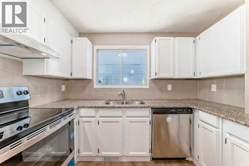 Single Family House 4 Level for Sale in  Sandstone Road NW Sandstone Valley Calgary 