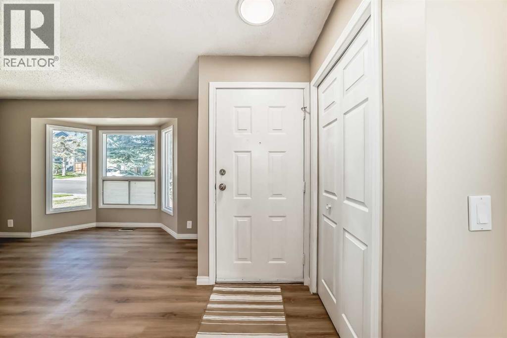 Single Family House 4 Level for Sale in  Sandstone Road NW Sandstone Valley Calgary 
