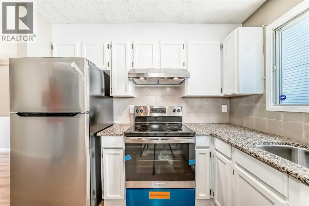 Single Family House 4 Level for Sale in  Sandstone Road NW Sandstone Valley Calgary 