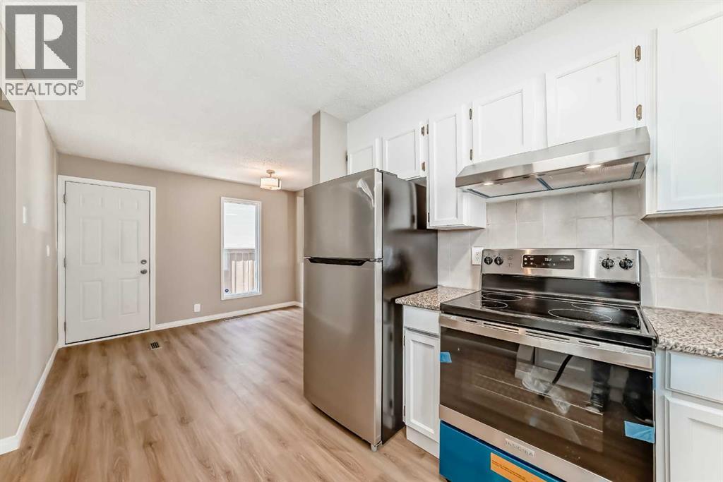 Single Family House 4 Level for Sale in  Sandstone Road NW Sandstone Valley Calgary 