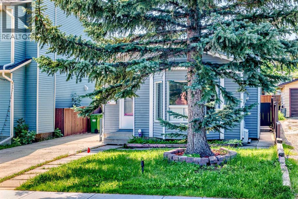 Single Family House 4 Level for Sale in  Sandstone Road NW Sandstone Valley Calgary 