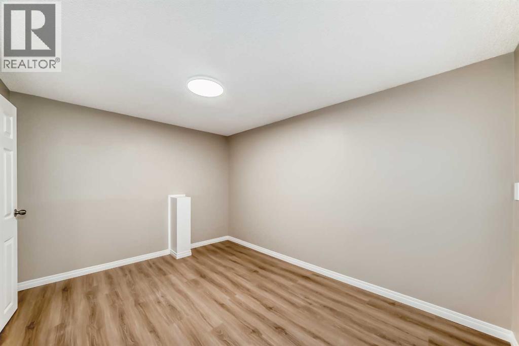 Single Family House 4 Level for Sale in  Sandstone Road NW Sandstone Valley Calgary 