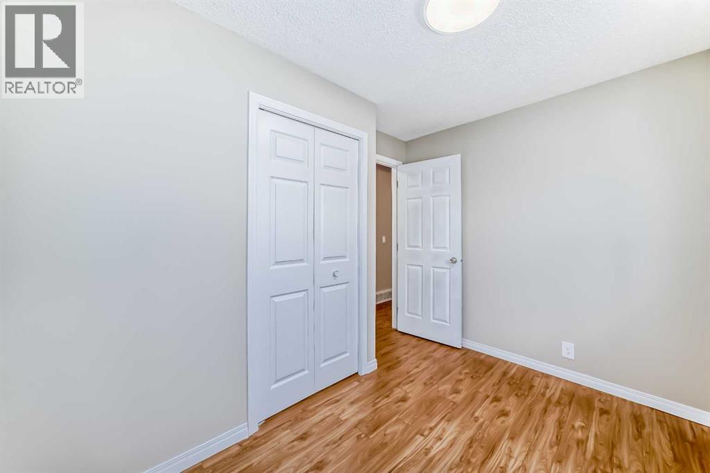 Single Family House 4 Level for Sale in  Sandstone Road NW Sandstone Valley Calgary 