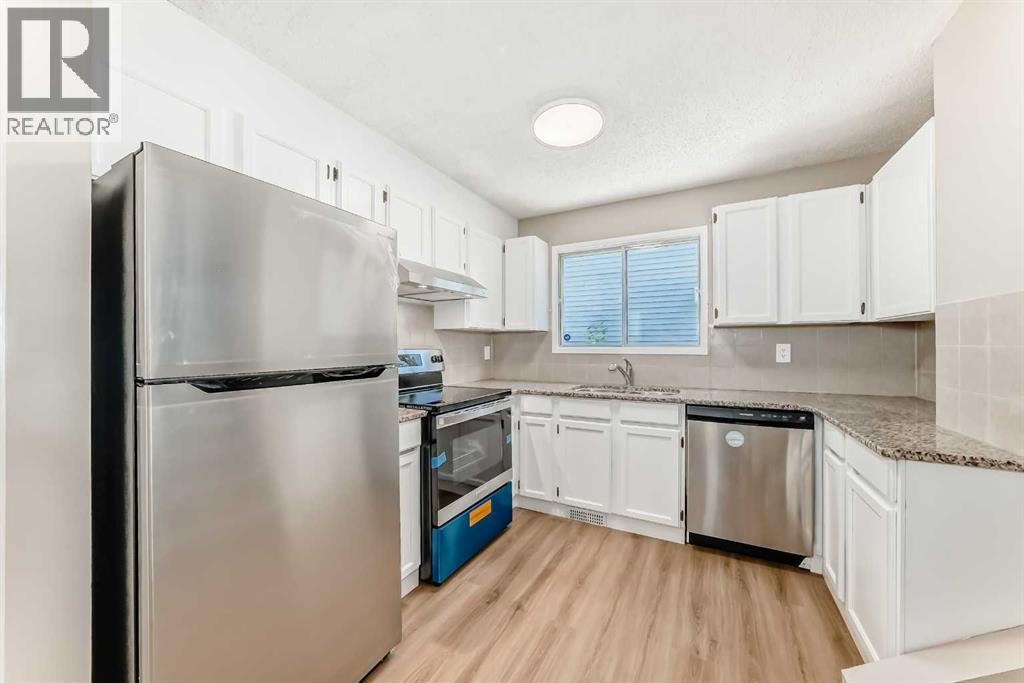 Single Family House 4 Level for Sale in  Sandstone Road NW Sandstone Valley Calgary 