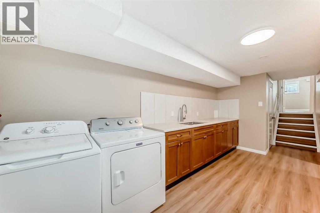 Single Family House 4 Level for Sale in  Sandstone Road NW Sandstone Valley Calgary 
