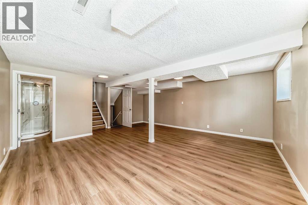 Single Family House 4 Level for Sale in  Sandstone Road NW Sandstone Valley Calgary 