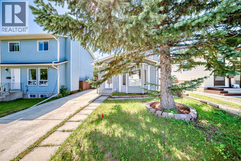 Single Family House 4 Level for Sale in  Sandstone Road NW Sandstone Valley Calgary 