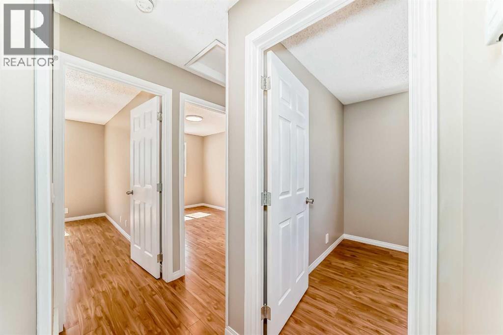 Single Family House 4 Level for Sale in  Sandstone Road NW Sandstone Valley Calgary 