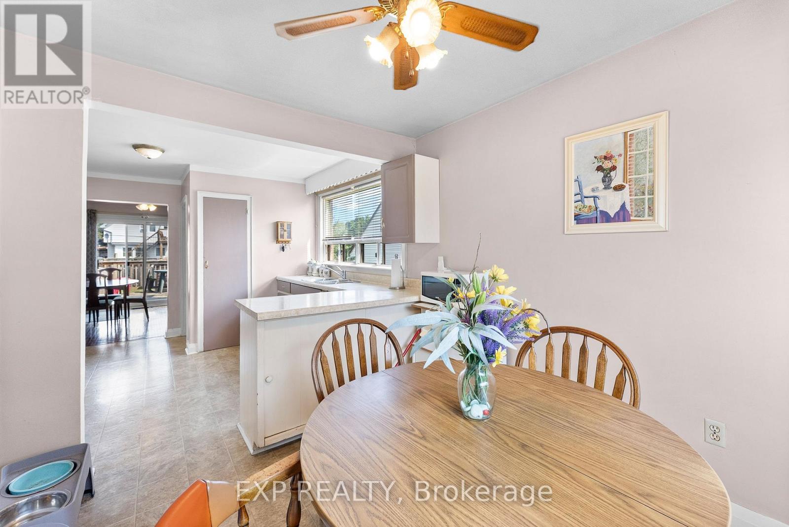 Photo 4 of 5387 Cedar Street, Niagara Falls ON