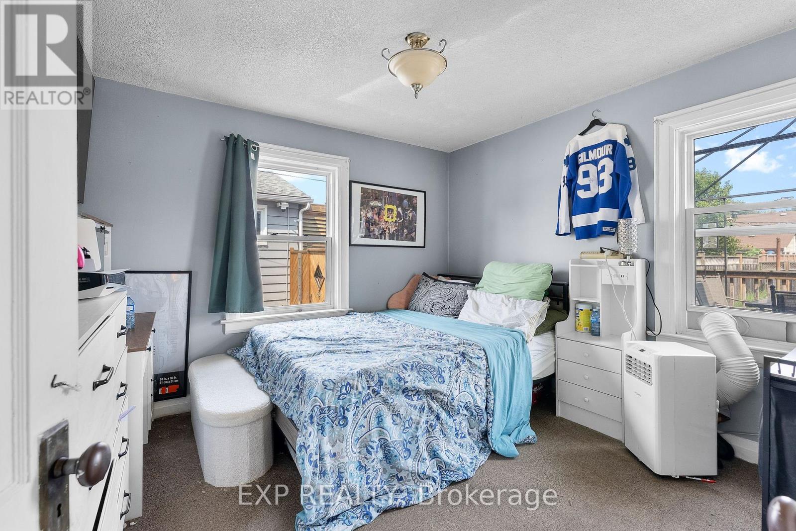 Photo 2 of 5387 Cedar Street, Niagara Falls ON