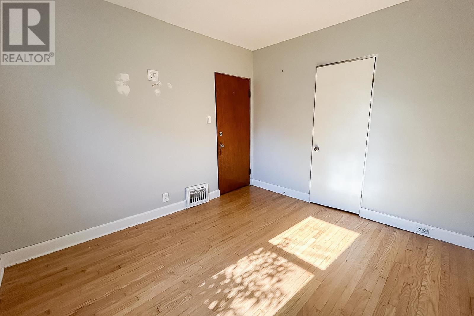 Photo 24 of 449 Wellington St, Sault Ste Marie ON