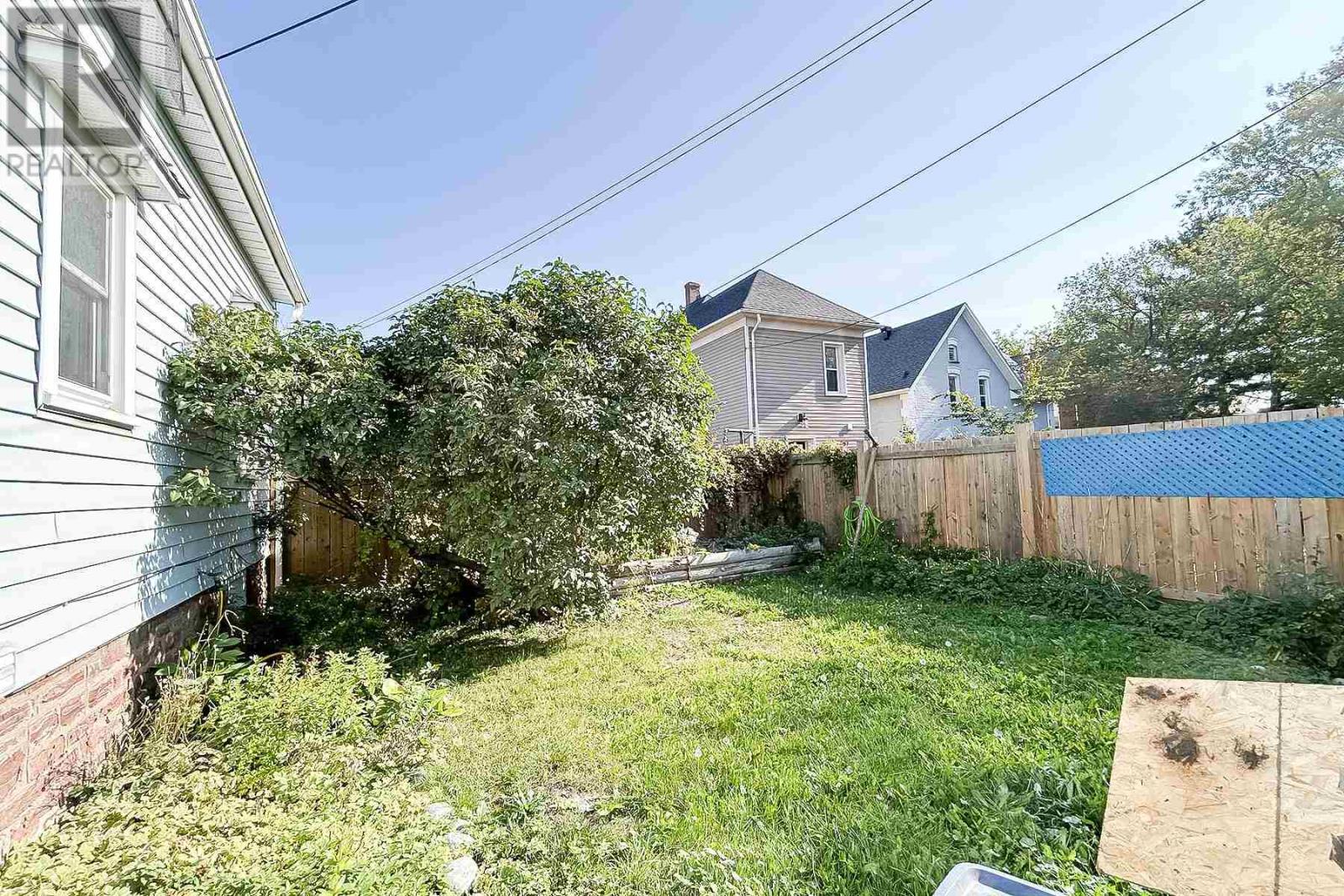 Photo 4 of 449 Wellington St, Sault Ste Marie ON