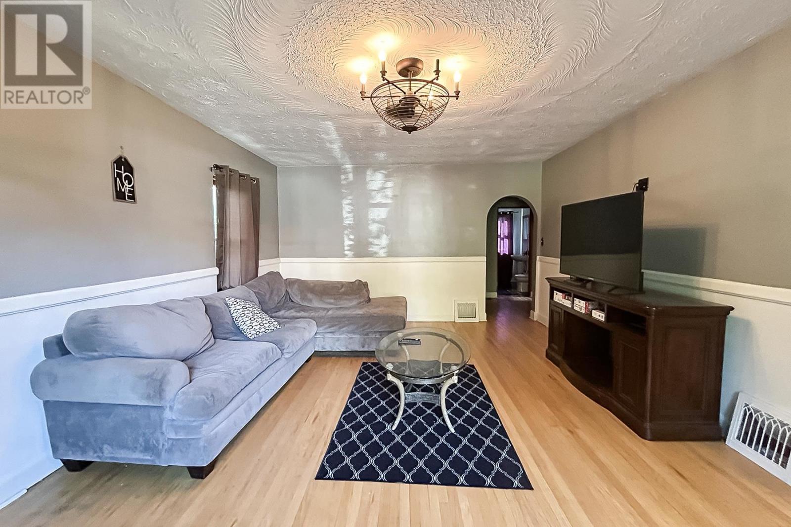 Photo 7 of 449 Wellington St, Sault Ste Marie ON