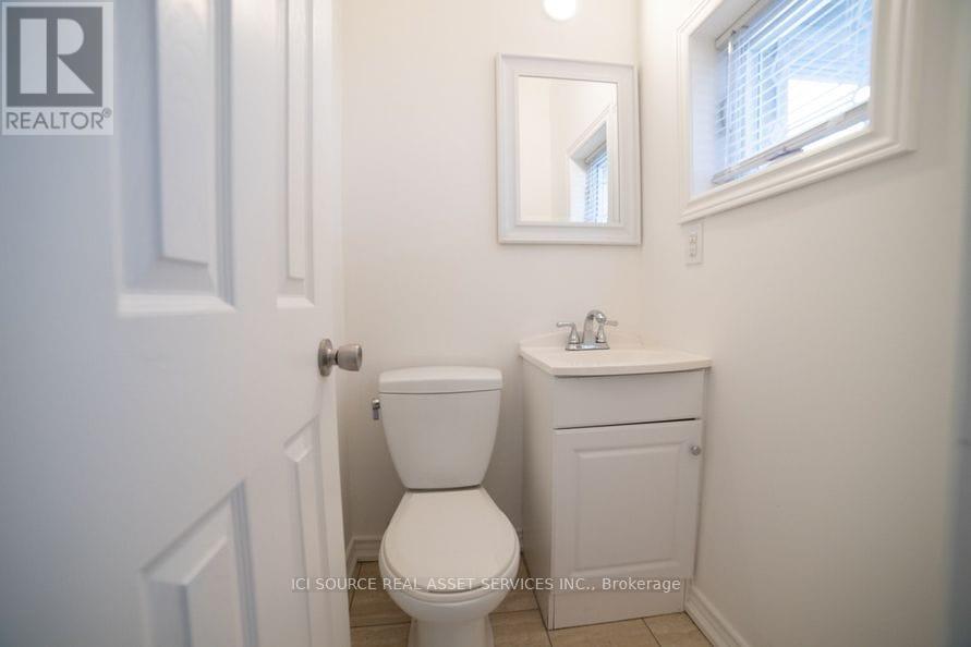 Photo 12 of C 1111 Gerrard Street E, Toronto ON
