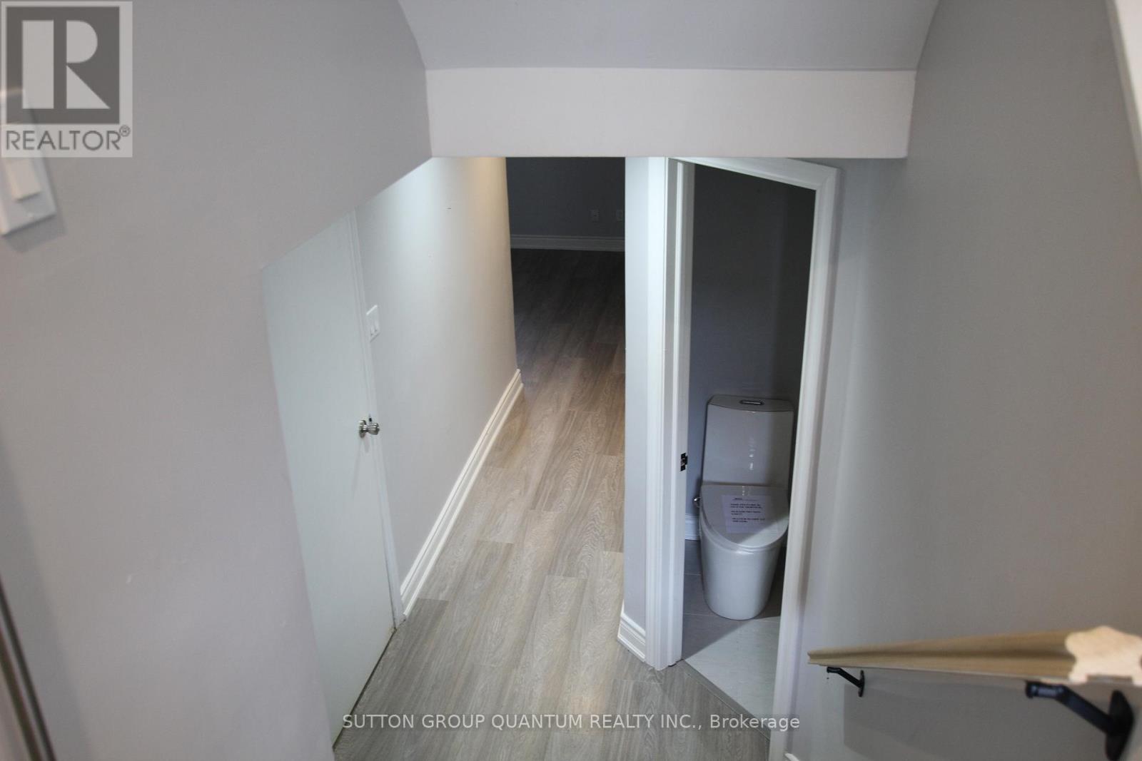 Photo 4 of 25 6780 Formentera Avenue, Mississauga ON