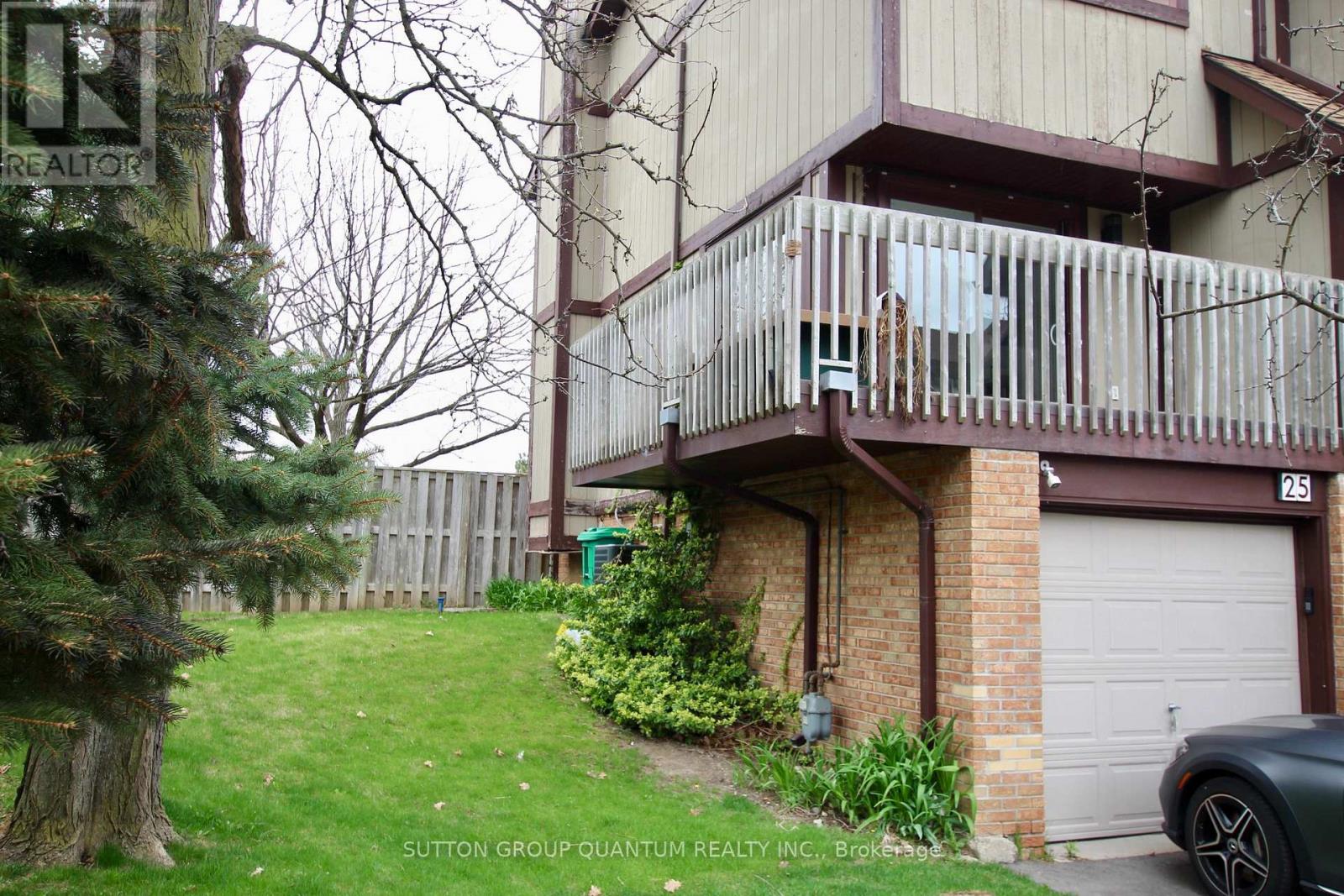 Photo 10 of 25 6780 Formentera Avenue, Mississauga ON