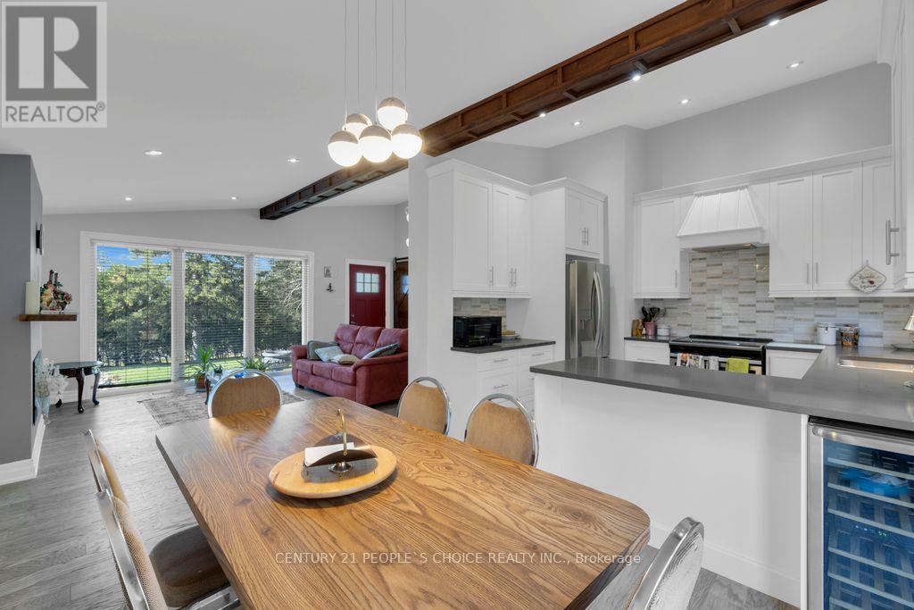 Photo 12 of 71 Bay Sands Drive, Wasaga Beach ON